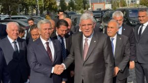 iyi parti genel baskani dervisoglu mansur yavasi ziyaret etti P7Y259Wy.jpg